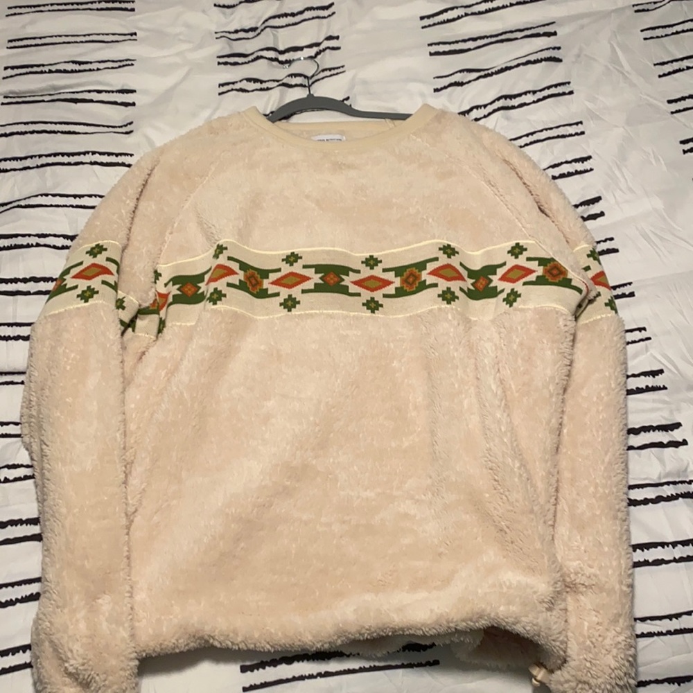 Urban Outfitters White Fleece Pullover Size L